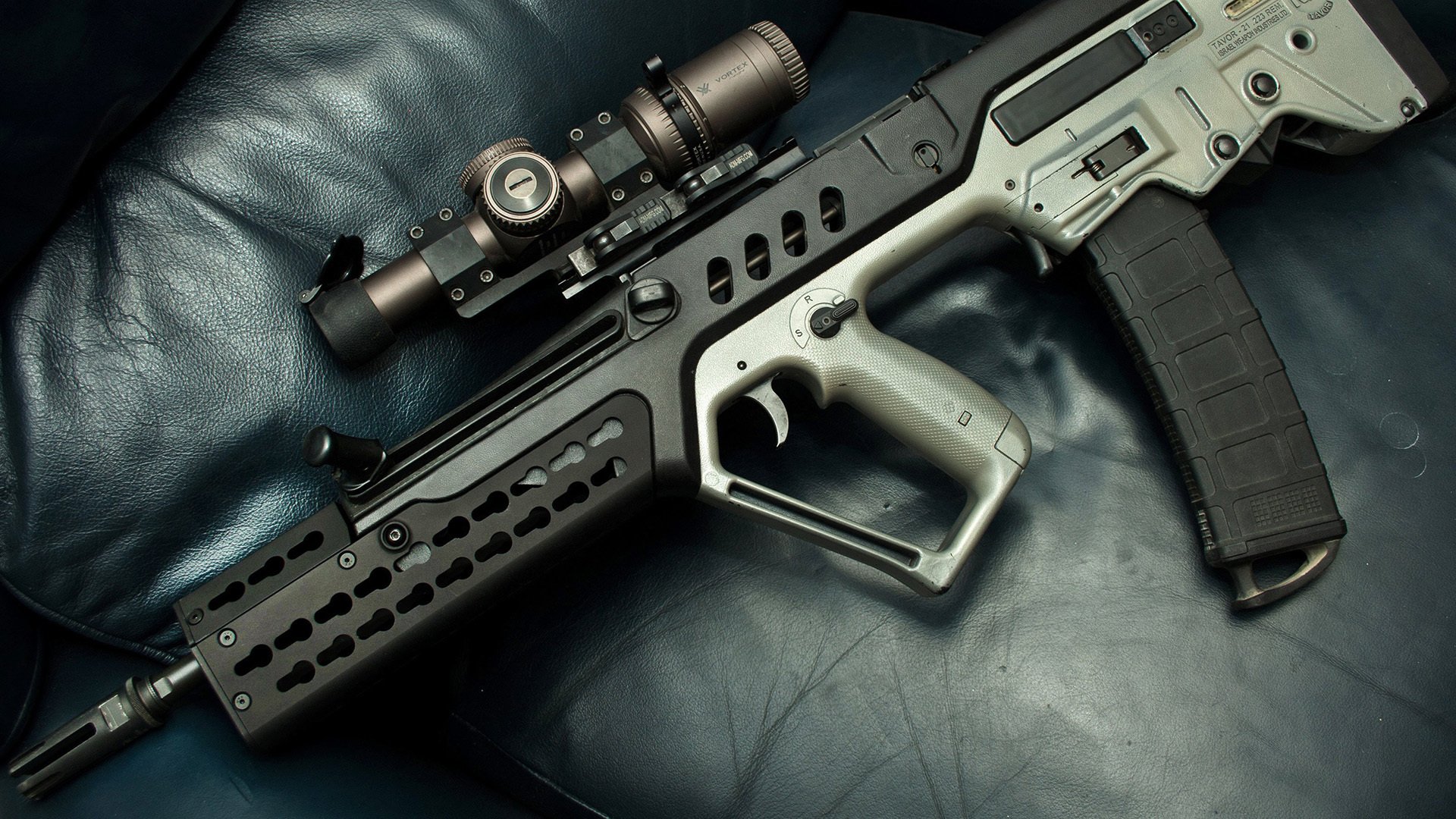 “热刺猛攻,阿仙奴坚守:香港赛场焦点对决”