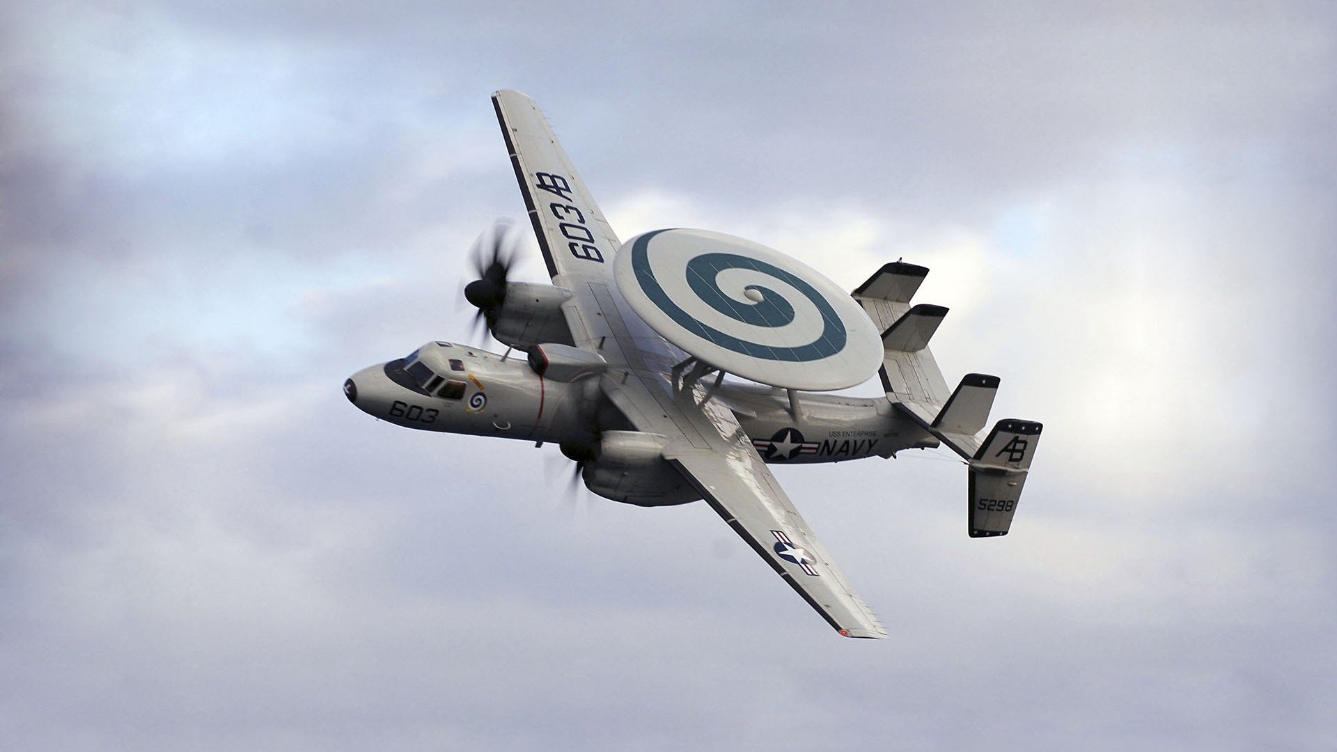 弗朗索瓦·斯图尔特：南非队的全能中场，在攻防两端展现顶级能力